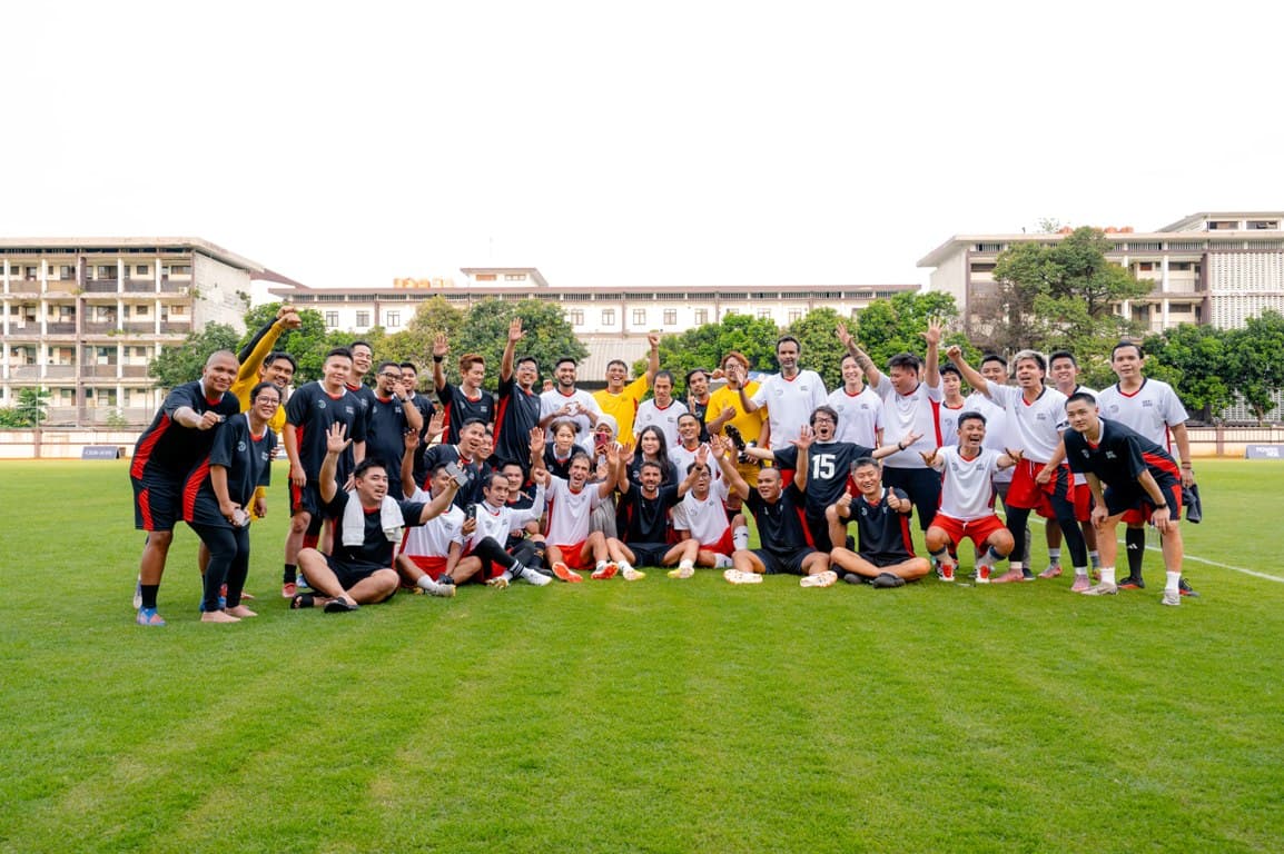 Sapa Fans, David Villa dan Raul Gonzalez Sekaligus Bagi Ilmu dengan Generasi Muda Sapa Fans, David Villa dan Raul Gonzalez Sekaligus Bagi Ilmu dengan Generasi Muda
