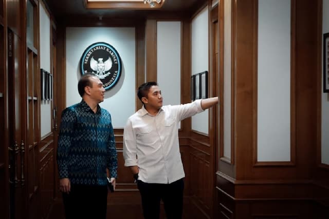 Bertemu Seskab Teddy, GOTO Komitmen Naikkan Pendapatan Driver Gojek hingga 92 Bertemu Seskab Teddy, GOTO Komitmen Naikkan Pendapatan Driver Gojek hingga 92