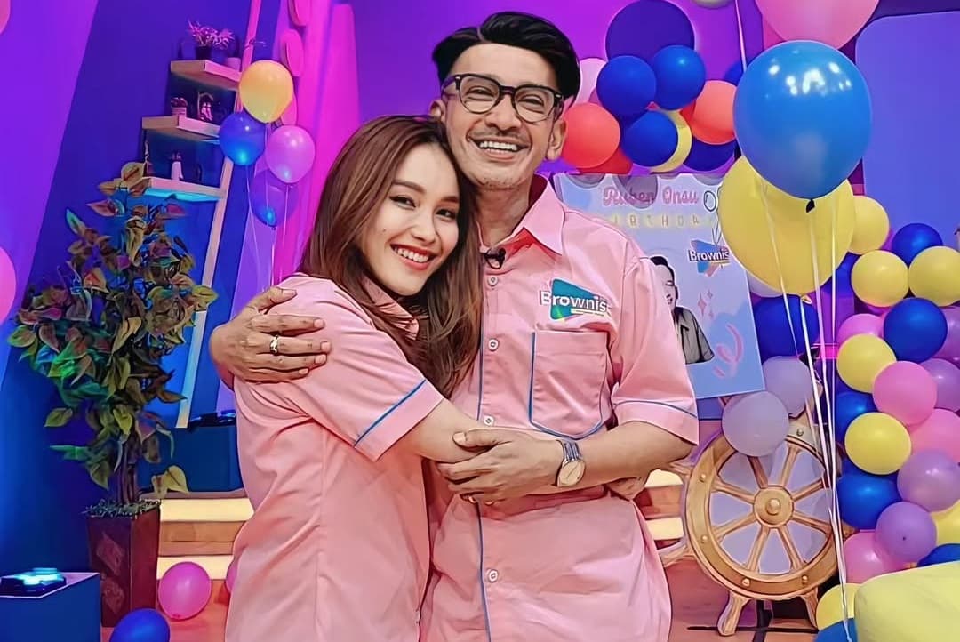 Pesan Ruben Onsu untuk Ayu Ting Ting Usai Didekati Pejabat: Jangan Terburu-buru! Pesan Ruben Onsu untuk Ayu Ting Ting Usai Didekati Pejabat: Jangan Terburu-buru!