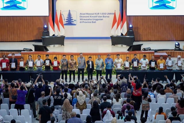 Akad Massal KUR 1.000 UMKM, BRI bersama Pemerintah Dorong Penguatan Ekonomi Kreatif di Bali Akad Massal KUR 1.000 UMKM, BRI bersama Pemerintah Dorong Penguatan Ekonomi Kreatif di Bali