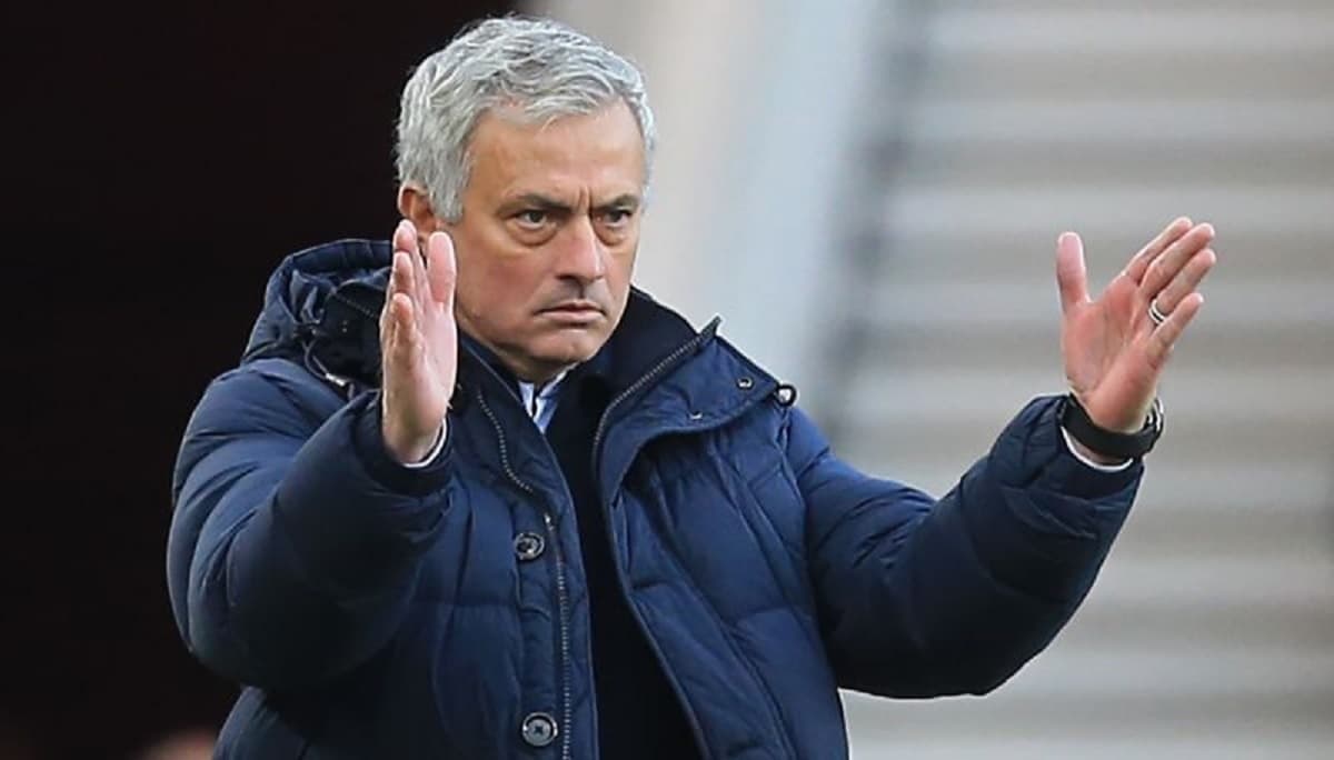 Mourinho Ingin Real Madrid Rekrut Bek Andalan Inter Milan, Siap Tikung Barcelona Mourinho Ingin Real Madrid Rekrut Bek Andalan Inter Milan, Siap Tikung Barcelona