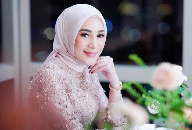Rekaman CCTV Buktikan Erin Wartia Tak Lakukan Penganiayaan pada Mantan ART Rekaman CCTV Buktikan Erin Wartia Tak Lakukan Penganiayaan pada Mantan ART