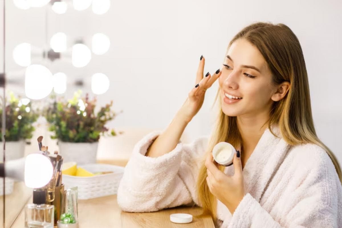 5 Basic Skincare Malam untuk Pemula 5 Basic Skincare Malam untuk Pemula