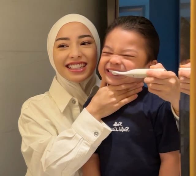 Nikita Willy Bantu Issa Sikat Gigi, Ini Alasannya! Nikita Willy Bantu Issa Sikat Gigi, Ini Alasannya!