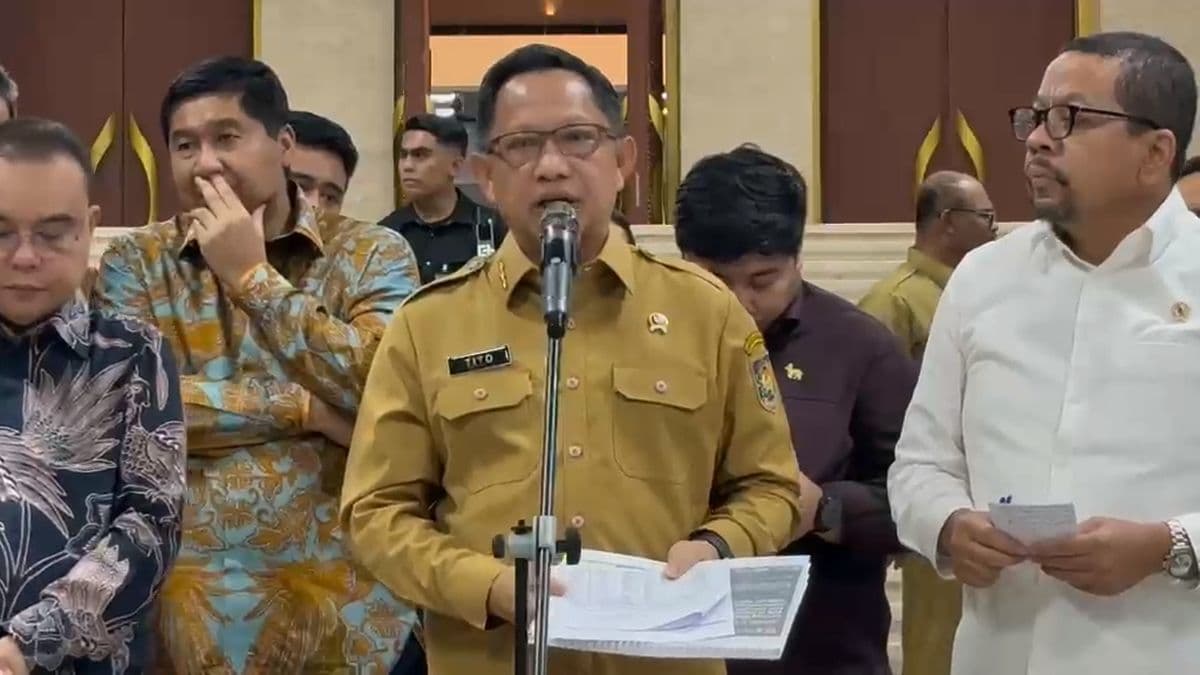 Kasatgas Tito Sebut Sekolah di Zona Merah Sumatera Masih Gunakan Tenda dan Kelas Darurat Kasatgas Tito Sebut Sekolah di Zona Merah Sumatera Masih Gunakan Tenda dan Kelas Darurat