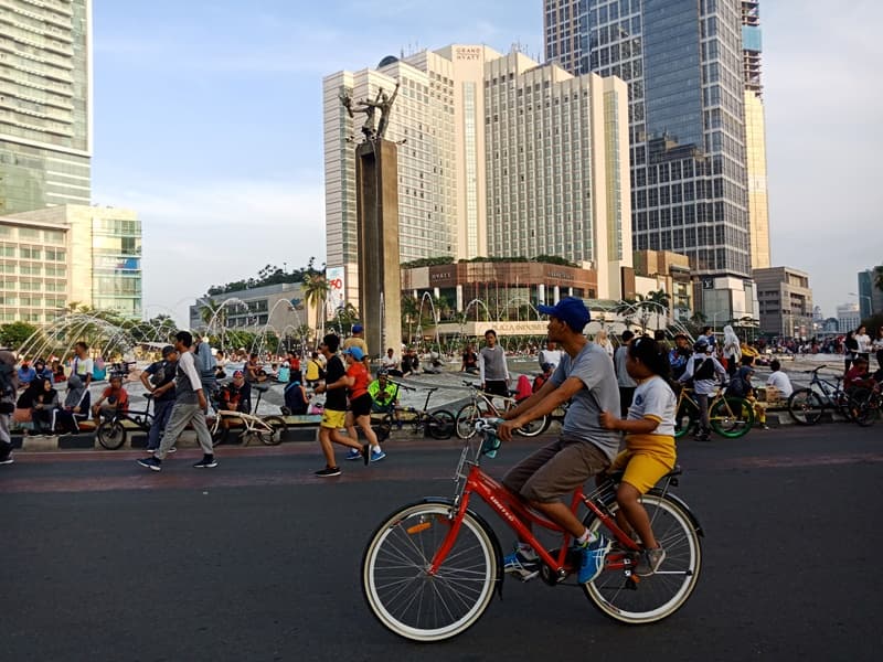 Viral Video Satpol PP Tertibkan Pedagang di CFD Bundaran HI, Pemprov DKI Minta Maaf Viral Video Satpol PP Tertibkan Pedagang di CFD Bundaran HI, Pemprov DKI Minta Maaf