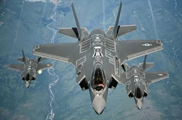 AS Serang Irang, Situs Rudal hingga 2 Kapal Perang IRGC Luluh Lantak AS Serang Irang, Situs Rudal hingga 2 Kapal Perang IRGC Luluh Lantak