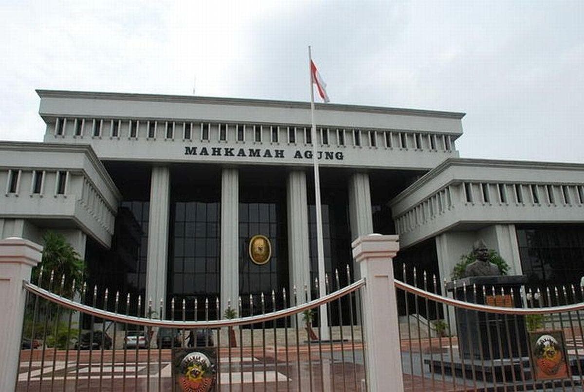 MA Pecat Hakim PT Makassar, Terbukti Terima Suap Rp1 Miliar dan Main Judol MA Pecat Hakim PT Makassar, Terbukti Terima Suap Rp1 Miliar dan Main Judol