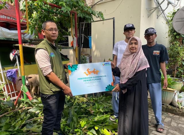 Warga Kebon Sirih Bahagia Dapat Hewan Kurban dari MNC Peduli Warga Kebon Sirih Bahagia Dapat Hewan Kurban dari MNC Peduli