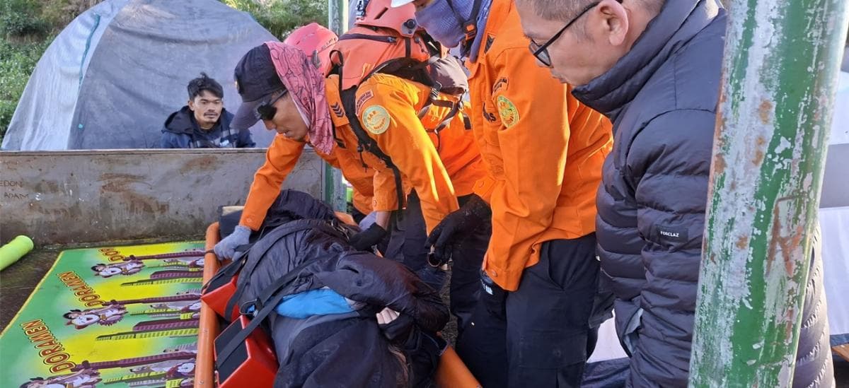 Pendaki Malaysia Jatuh di Gunung Rinjani, Evakuasi Berlangsung Dramatisdengan Helikopter Pendaki Malaysia Jatuh di Gunung Rinjani, Evakuasi Berlangsung Dramatisdengan Helikopter