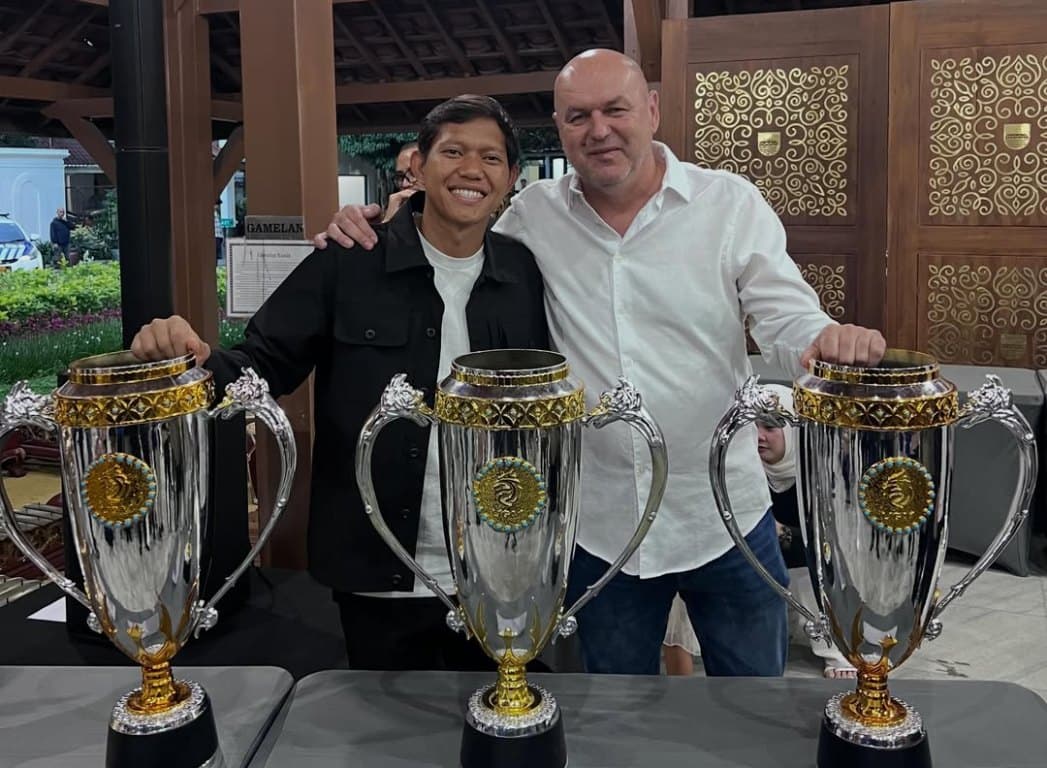 Bojan Hodak Mundur sebagai Pelatih Persib Bandung, Adam Alis: Dia Bisa Sekaligus Jadi Orangtua Bojan Hodak Mundur sebagai Pelatih Persib Bandung, Adam Alis: Dia Bisa Sekaligus Jadi Orangtua