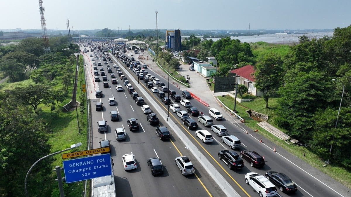 Libur Idul Adha, Tidak Ada Lonjakan Volume Kendaraan di Tol Japek Libur Idul Adha, Tidak Ada Lonjakan Volume Kendaraan di Tol Japek