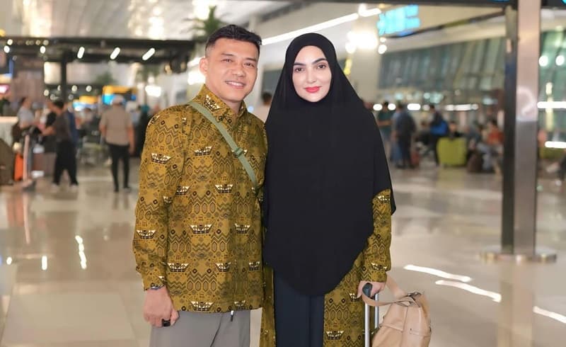 6 Artis Indonesia yang Naik Haji 2026, Ada yang Sekaligus Jadi Petugas Haji 6 Artis Indonesia yang Naik Haji 2026, Ada yang Sekaligus Jadi Petugas Haji