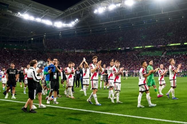 Kata-Kata Emosional Pelatih Rayo Vallecano Usai Kalah dari Crystal Palace di Final Liga Konferensi Eropa Kata-Kata Emosional Pelatih Rayo Vallecano Usai Kalah dari Crystal Palace di Final Liga Konferensi Eropa