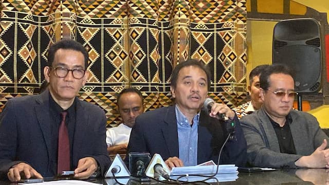 Roy Suryo Kritik Lama Proses Hukum, Singgung Kasus Sambo hingga Kopi Sianida Roy Suryo Kritik Lama Proses Hukum, Singgung Kasus Sambo hingga Kopi Sianida