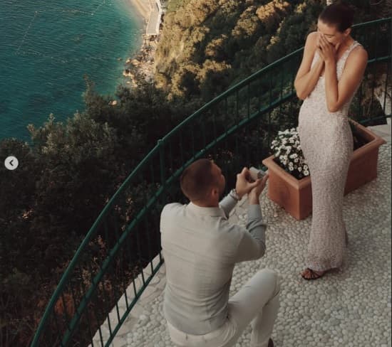 Kabar Bahagia, Kiper Timnas Indonesia Maarten Paes Resmi Bertunangan dengan Supermodel Cantik Luna Bijl Kabar Bahagia, Kiper Timnas Indonesia Maarten Paes Resmi Bertunangan dengan Supermodel Cantik Luna Bijl