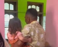 Viral! Kakek Kebingungan Cucu Blasteran Minta Buang Air Besar Pakai Bahasa Inggris, Netizen: Dari Kebelet Jadi Ilang Viral! Kakek Kebingungan Cucu Blasteran Minta Buang Air Besar Pakai Bahasa Inggris, Netizen: Dari Kebelet Jadi Ilang
