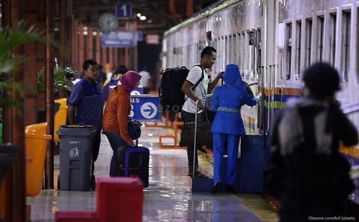 Arus Balik Mulai Mengalir, Lebih dari 40 Ribu Penumpang Kereta Tiba di Jakarta Arus Balik Mulai Mengalir, Lebih dari 40 Ribu Penumpang Kereta Tiba di Jakarta