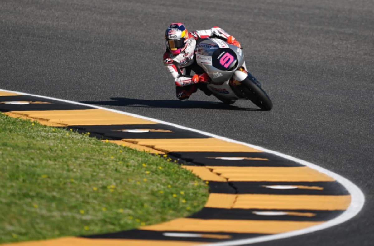 Moto3 Italia 2026: Veda Ega Bidik Hasil Manis meski Start dari Posisi 13 Moto3 Italia 2026: Veda Ega Bidik Hasil Manis meski Start dari Posisi 13