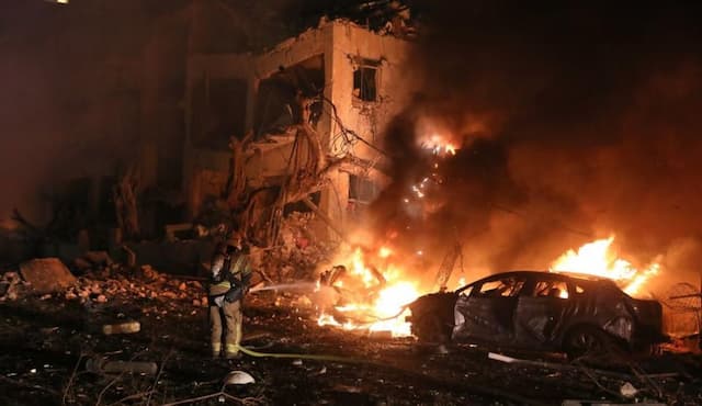 AS-Iran Saling Serang, Situs Radar hingga Pangkalan Militer Dibombardir AS-Iran Saling Serang, Situs Radar hingga Pangkalan Militer Dibombardir