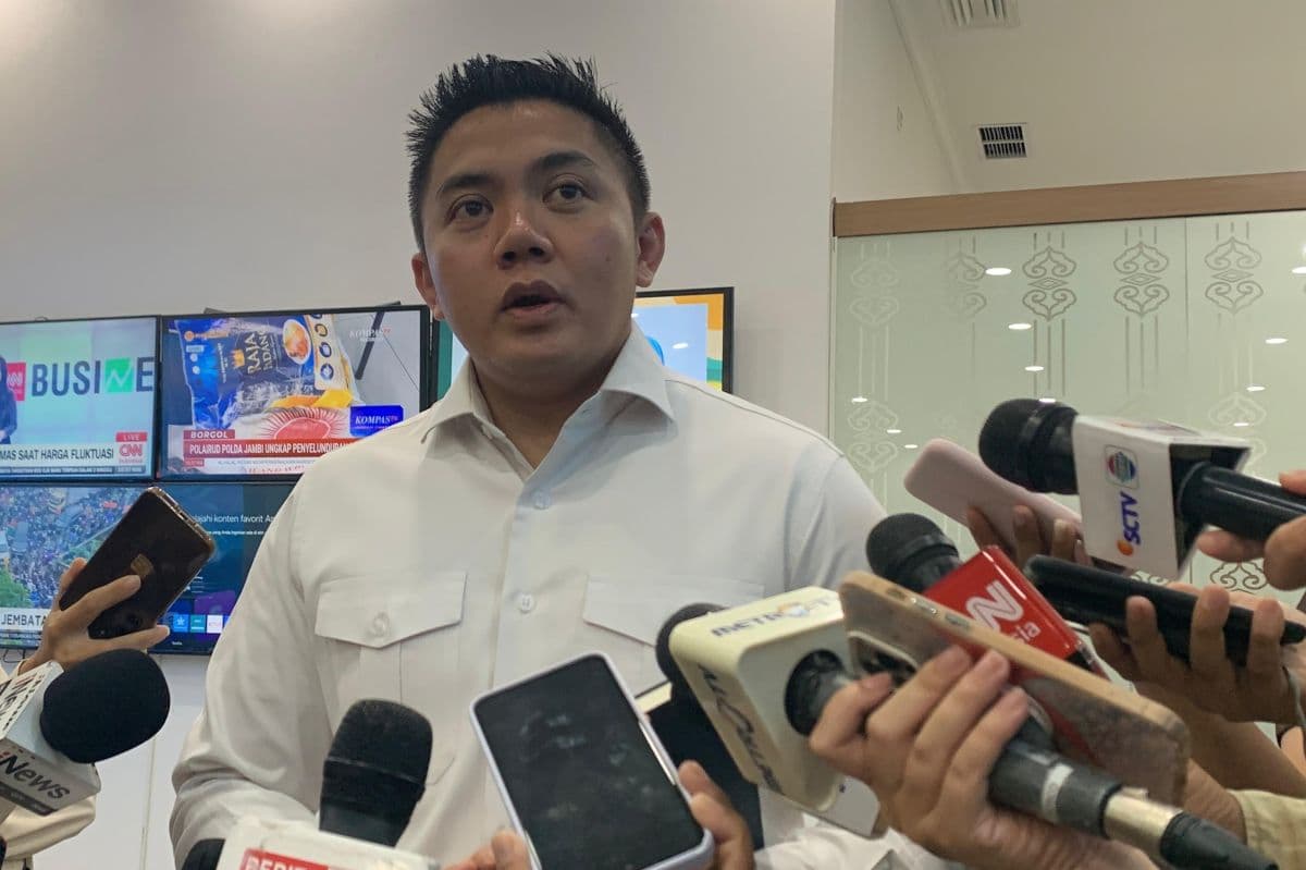 Seskab Teddy Ungkap Hasil Diplomasi Prabowo, BRICS hingga Investasi Rp2.430 Triliun Seskab Teddy Ungkap Hasil Diplomasi Prabowo, BRICS hingga Investasi Rp2.430 Triliun