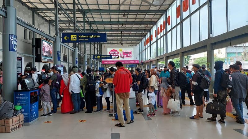 Penumpang Kereta Api Naik 7,65, Moda Transportasi Lain Turun Penumpang Kereta Api Naik 7,65, Moda Transportasi Lain Turun