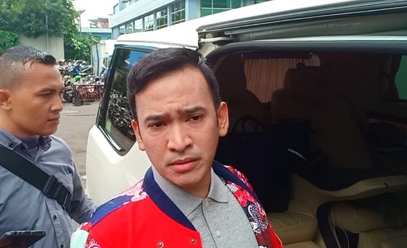 Sedih, Ruben Onsu Curhat Harus Antre Ketika Ingin Foto Bareng Anak di Acara Balet Sedih, Ruben Onsu Curhat Harus Antre Ketika Ingin Foto Bareng Anak di Acara Balet
