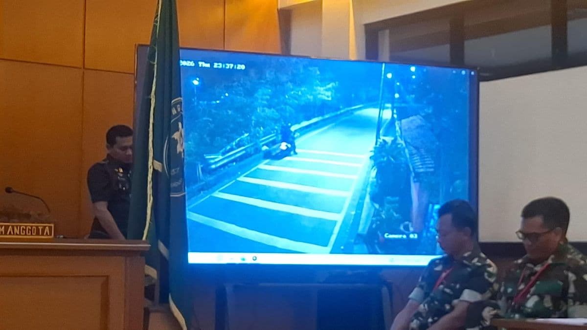Pengadilan Militer Putar CCTV Penyiraman Air Keras Andrie Yunus dari Puspom TNI Pengadilan Militer Putar CCTV Penyiraman Air Keras Andrie Yunus dari Puspom TNI