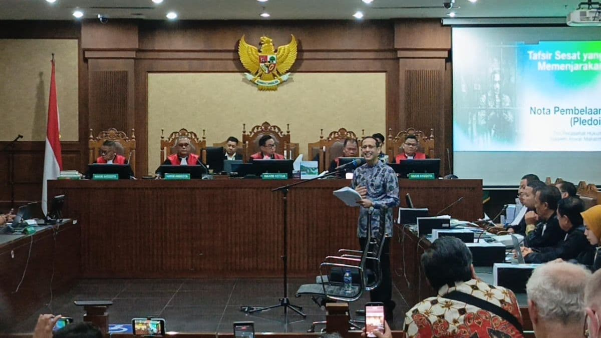 Bacakan Pleidoi, Nadiem Klaim Pemilihan Chrome OS Hemat Rp3,9 Triliun Bacakan Pleidoi, Nadiem Klaim Pemilihan Chrome OS Hemat Rp3,9 Triliun