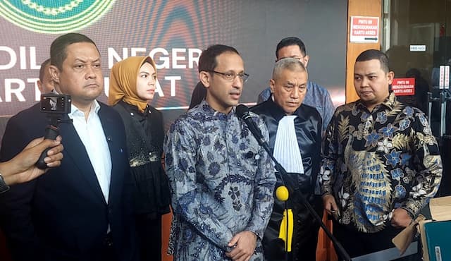 Bacakan Pleidoi, Nadiem: Kebijakan Chrome OS Tidak Rugikan Negara! Bacakan Pleidoi, Nadiem: Kebijakan Chrome OS Tidak Rugikan Negara!