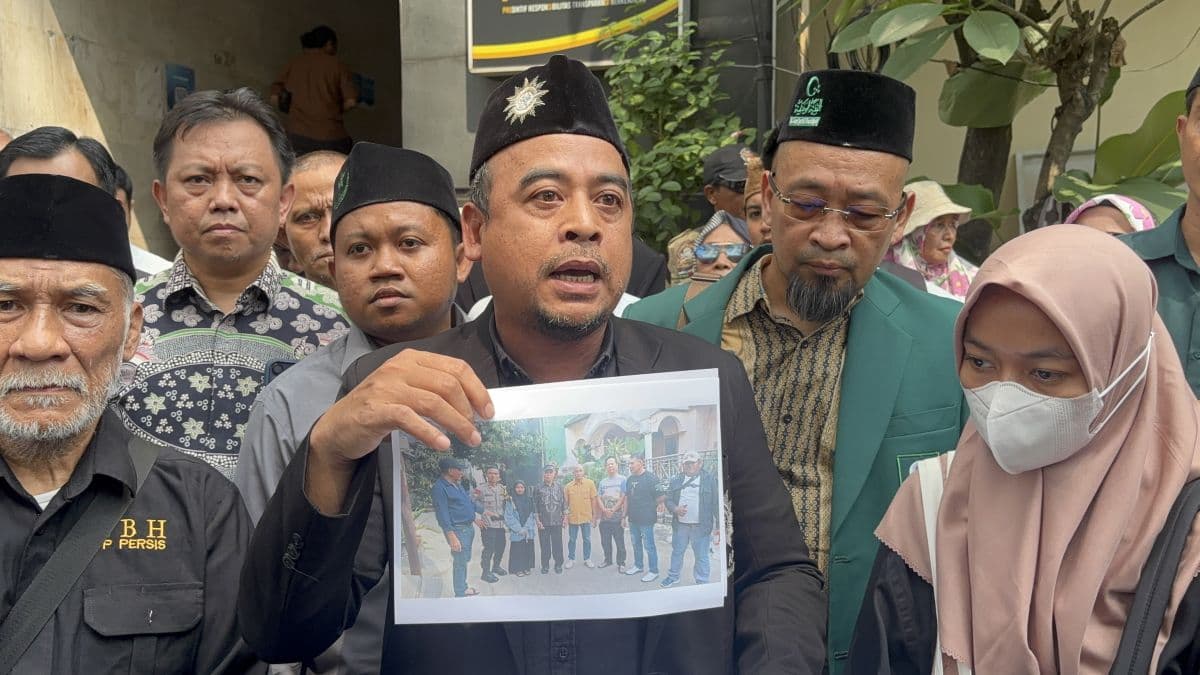 Bongkar Dugaan Intimidasi Hercules, Anak Ahmad Bahar Bawa Bukti Ini Bongkar Dugaan Intimidasi Hercules, Anak Ahmad Bahar Bawa Bukti Ini