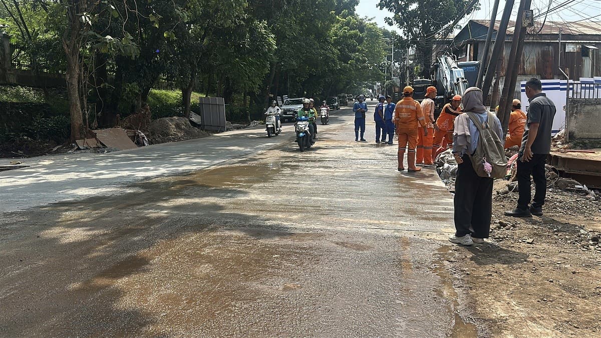 Perbaikan Bagian Ambles Selesai, Jalan Raya Lenteng Agung Dibuka Seluruhnya Perbaikan Bagian Ambles Selesai, Jalan Raya Lenteng Agung Dibuka Seluruhnya