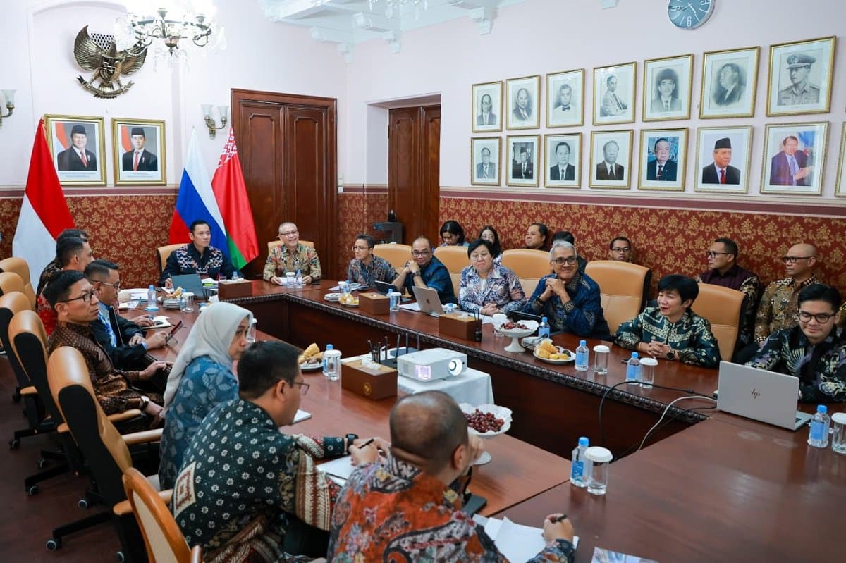 Bertemu Dubes dan Diaspora Indonesia di Rusia, Menko AHY Ajak Kolaborasi untuk Pembangunan Nasional Bertemu Dubes dan Diaspora Indonesia di Rusia, Menko AHY Ajak Kolaborasi untuk Pembangunan Nasional
