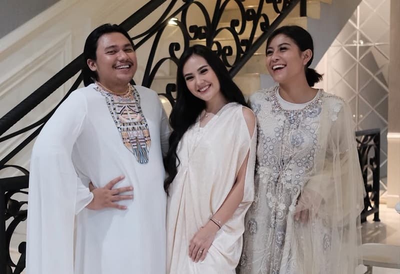 Awkarin hingga Keanu Agl Bakal Diperiksa Imbas Promosikan Travel Umrah Hanania Group Awkarin hingga Keanu Agl Bakal Diperiksa Imbas Promosikan Travel Umrah Hanania Group