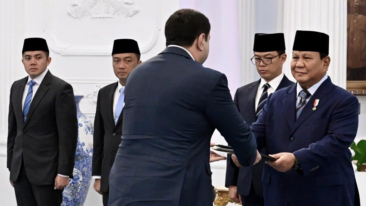 Dino Patti Djalal: Belasan Dubes Asing Masih Menunggu Serahkan Surat Kepercayaan Kepada Presiden Dino Patti Djalal: Belasan Dubes Asing Masih Menunggu Serahkan Surat Kepercayaan Kepada Presiden