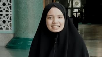 Dapat Hidayah, Wanita Cantik Ini Masuk Islam Sesaat Akan Dilantik Jadi Pemuka Agama