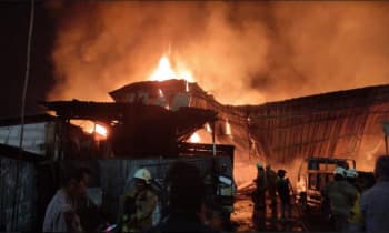 Kebakaran di Duren Sawit Hanguskan Ratusan Ekor Kambing
