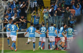 Tahan Udinese 1-1, Napoli Juara Liga Italia 2022-2023!