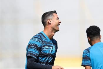 Gara-Gara Viral Selebrasi Cristiano Ronaldo yang Sujud Syukur, Warga Arab Saudi Senangnya Bukan Main