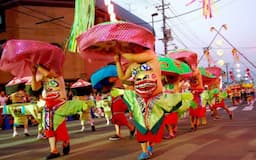 5 Festival Unik Paling Mengherankan di Jepang, Nomor 2 Ada Patung Alat Kelamin Pria