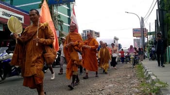 Ternyata Ini Rahasia Biksu Kuat Jalan Kaki dari Thailand ke Candi Borobudur