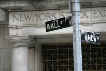 Wall Street Naik setelah The Fed Diprediksi Pertahankan Suku Bunga Acuan