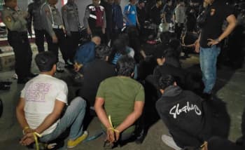 Kronologi Awal Mula Detik-Detik Mencekam Bentrok Ormas di Bekasi