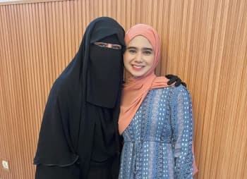Kenakan Hijab saat Kajian Umi Pipik, Tissa Biani Tampil Anggun