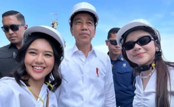 Joget Pargoy di Belakang Jokowi, Tiara Kaget saat Disorot Kamera