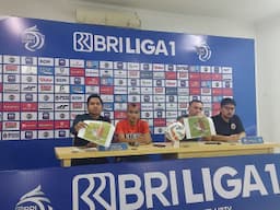 Bawa Bukti Foto Dugaan Penalti, Thomas Doll <i>Ngamuk</i> Persija Jakarta Ditahan Bali United 1-1