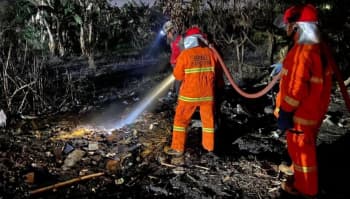 Pemulung Bakar Sampah, Lahan di Gunung Putri Bogor Terbakar