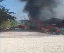 Bengkel di Sultra Kebakaran, Puluhan Motor dan Satu Mobil Hangus Dilalap Api