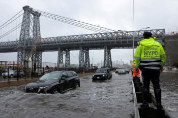 New York Dilanda Banjir Bandang, Kemlu RI: Tidak Ada WNI Jadi Korban