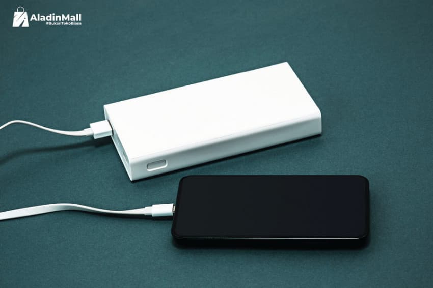 Catat! Begini Aturan Membawa Powerbank di Pesawat yang Benar Catat! Begini Aturan Membawa Powerbank di Pesawat yang Benar